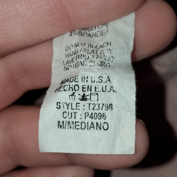 Light, Soft Long Sleeve Pale Pink Tee Medium - Picture 8 of 9